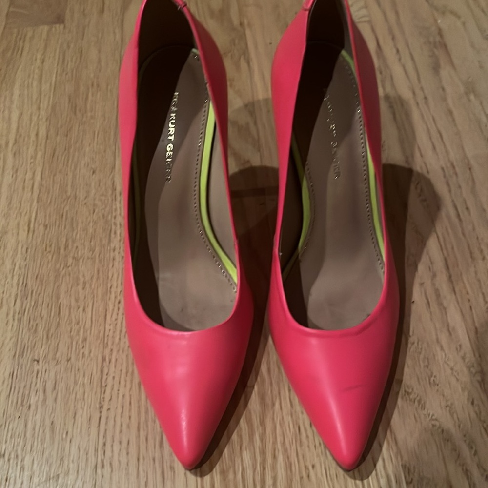 Kurt Geiger bright hot pink pointy toe pumps sz 9, worn once